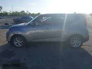 2022 Kia Soul LX with VIN KNDJ23AU7N7805591, listed as a IAAI auction lot 41800259 with 15,589 mi miles. Bid and sale history available at carsss.com. Image 15.