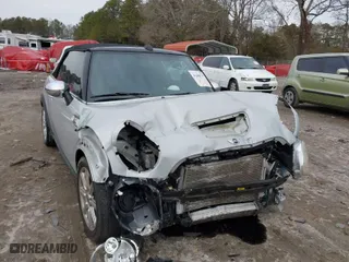2011 MINI Cooper Convertible s with VIN WMWZP3C55BTX82922, listed as a IAAI auction lot 41408777 with 82,764 mi miles. Bid and sale history available at carsss.com. Image 6.