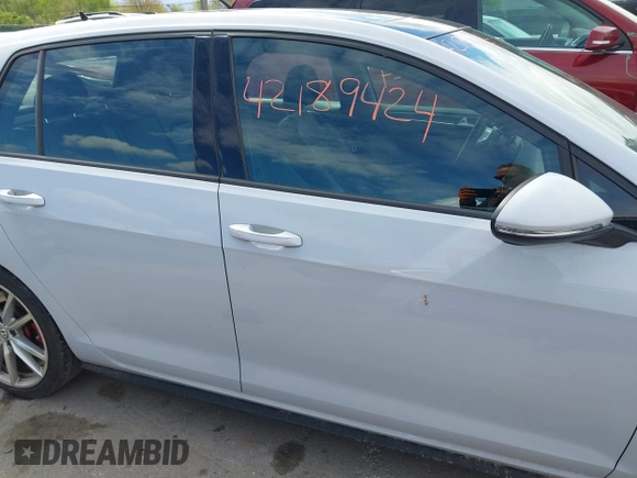 2019 Volkswagen GTI S z VIN 3VW5T7AU8KM038287, wystawiony jako IAAI lot #42189424 z przebiegiem 62 098 mil mil oraz . Historia ofert i sprzedaży dostępna na DreamBid. Obrazek 14.
