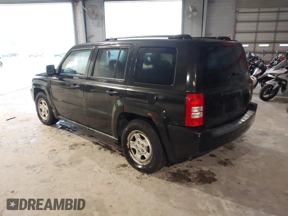2008 Jeep Patriot Sport z VIN 1J8FF28W68D705251, wystawiony jako IAAI lot #42248701 z przebiegiem 121 033 mil mil oraz . Historia ofert i sprzedaży dostępna na DreamBid. Obrazek 3.