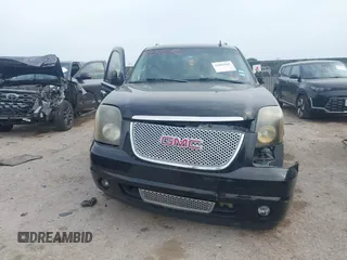 2008 GMC Yukon Denali z VIN 1GKFK63858J135414, wystawiony jako IAAI lot #42065065 z przebiegiem 170 458 mil mil oraz . Historia ofert i sprzedaży dostępna na DreamBid. Obrazek 12.