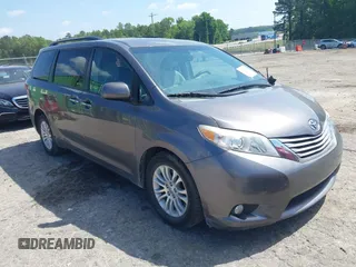 2015 Toyota Sienna XLE с VIN 5TDYK3DC6FS633756, выставлен на аукционе IAAI как лот 42178229 с пробегом 175 593 миль миль и . История ставок и продаж доступна на DreamBid. Изображение 1.