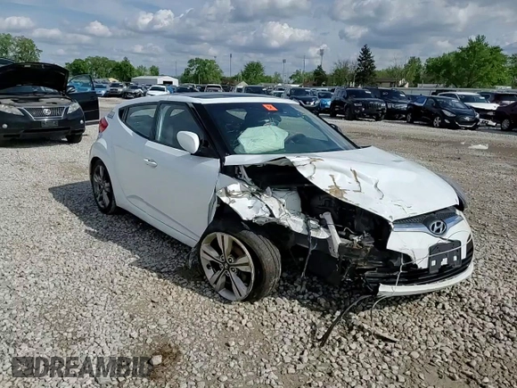 2016 Hyundai Veloster z VIN KMHTC6AD2GU272413, wystawiony jako Copart lot #55530805 z przebiegiem Nie podano mil oraz Szkoda całkowita • Salvage title. Historia ofert i sprzedaży dostępna na DreamBid. Obrazek 13.