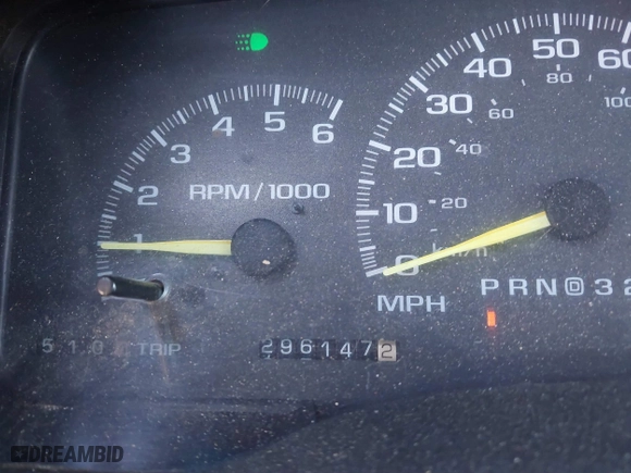 1999 Chevrolet Suburban with VIN 3GNEC16R0XG137834, listed as a IAAI auction lot 41853492 with 296,147 mi miles. Bid and sale history available at carsss.com. Image 15.