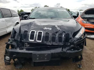 2014 Jeep Cherokee Latitude with VIN 1C4PJLCSXEW320764, listed as a Copart auction lot 83899244 with 140,904 mi miles and Salvage Title. Bid and sale history available at carsss.com. Image 5.