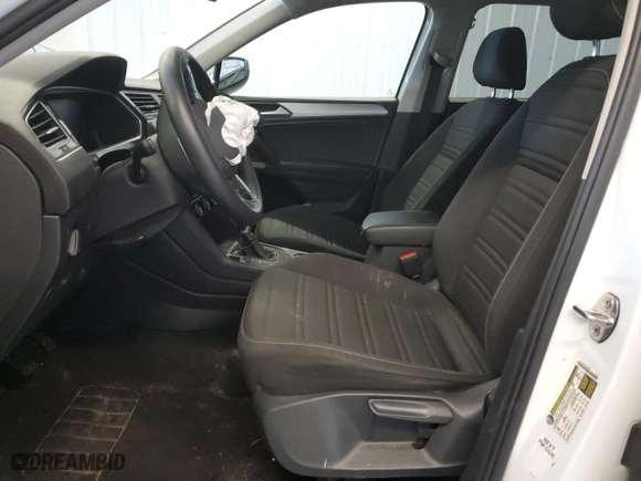 2022 Volkswagen Tiguan S with VIN 3VV1B7AX6NM112942, listed as a Copart auction lot 42647195 with 999,999 mi miles and Clean Title. Bid and sale history available at carsss.com. Image 7.