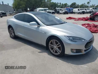 2014 Tesla Model S 60 z VIN 5YJSA1S13EFP49787, wystawiony jako IAAI lot #42107913 z przebiegiem Nie podano mil oraz . Historia ofert i sprzedaży dostępna na DreamBid. Obrazek 1.