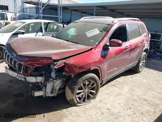 2019 Jeep Cherokee Latitude Plus with VIN 1C4PJLLB0KD333188, listed as a IAAI auction lot 41069911 with 70,374 mi miles. Bid and sale history available at carsss.com. Image 17.