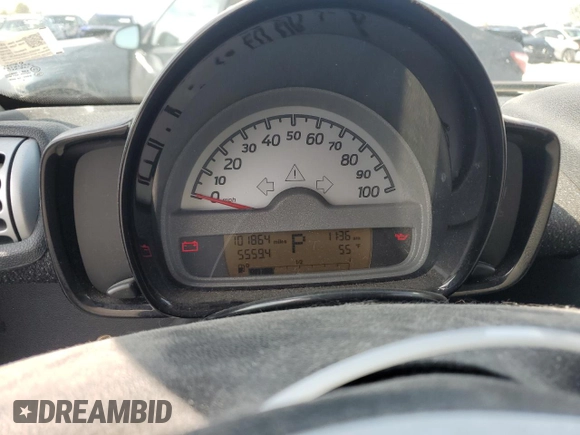 2010 Smart fortwo Pure z VIN WMEEJ3BA8AK361154, wystawiony jako Copart lot #50492125 z przebiegiem 101 864 mil mil oraz Szkoda całkowita • Salvage title. Historia ofert i sprzedaży dostępna na DreamBid. Obrazek 9.