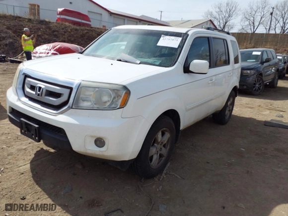 2011 Honda Pilot EX-L with VIN 5FNYF4H57BB003099, listed as a IAAI auction lot 41797075 with 230,525 mi miles. Bid and sale history available at carsss.com. Image 17.