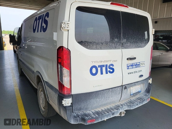 2018 Ford Transit с VIN 1FTYR1YG1JKA49052, выставлен на аукционе IAAI как лот 42796205 с пробегом 133 321 миль миль и . История ставок и продаж доступна на DreamBid. Изображение 27.