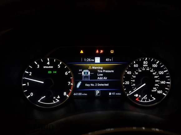 2019 Nissan Murano SL z VIN 5N1AZ2MS0KN142769, wystawiony jako Copart lot #53035655 z przebiegiem 44 188 mil mil oraz Szkoda całkowita • Salvage title. Historia ofert i sprzedaży dostępna na DreamBid. Obrazek 9.