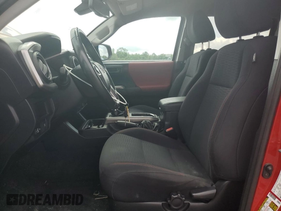 2018 Toyota Tacoma SR z VIN 3TMCZ5AN2JM138146, wystawiony jako Copart lot #60031945 z przebiegiem 63 151 mil mil oraz Szkoda całkowita • Salvage title. Historia ofert i sprzedaży dostępna na DreamBid. Obrazek 7.