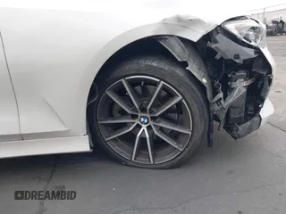 2019 BMW 3 Series 330i с VIN WBA5R1C56KFH28592, выставлен на аукционе IAAI как лот 42344438 с пробегом Не указан миль и . История ставок и продаж доступна на DreamBid. Изображение 17.