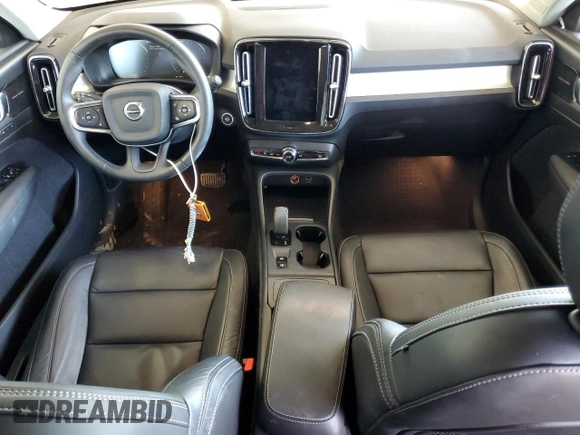 2022 Volvo XC40 Momentum with VIN YV4162UK4N2782984, listed as a Copart auction lot 57573245 with 19,865 mi miles and Salvage title. Bid and sale history available at DreamBid. Image 8.