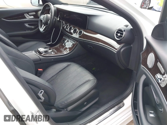 2020 Mercedes-Benz E 350 with VIN W1KZF8DB7LA818152, listed as a IAAI auction lot 41871865 with 89,101 mi miles and . Bid and sale history available at DreamBid. Image 5.