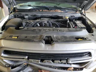 2020 Ram 1500 Laramie z VIN 1C6SRFDT5LN164297, wystawiony jako Copart lot #55420835 z przebiegiem 67 911 mil mil oraz Szkoda całkowita • Salvage title. Historia ofert i sprzedaży dostępna na DreamBid. Obrazek 11.