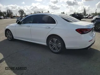 2021 Mercedes-Benz E 350 z VIN W1KZF8DBXMA920854, wystawiony jako Copart lot #51800865 z przebiegiem 40 337 mil mil oraz Szkoda całkowita • Salvage title. Historia ofert i sprzedaży dostępna na DreamBid. Obrazek 2.