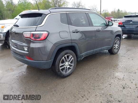 2018 Jeep Compass Latitude z VIN 3C4NJDBB5JT112368, wystawiony jako IAAI lot #42159891 z przebiegiem 81 763 mil mil oraz . Historia ofert i sprzedaży dostępna na DreamBid. Obrazek 4.