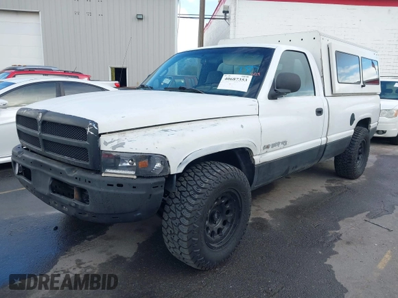 2001 Dodge 1500 z VIN 1B7HC16YX1S711028, wystawiony jako IAAI lot #40687353 z przebiegiem Nie podano mil oraz . Historia ofert i sprzedaży dostępna na DreamBid. Obrazek 2.
