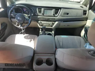 2020 Kia Sedona EX with VIN KNDMB5C14L6644308, listed as a Copart auction lot 58670414 with 186,148 mi miles and Non Repairable. Bid and sale history available at carsss.com. Image 8.