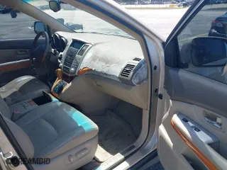 2005 Lexus RX 330 with VIN 2T2HA31U05C059173, listed as a IAAI auction lot 42039940 with 165,393 mi miles. Bid and sale history available at carsss.com. Image 5.