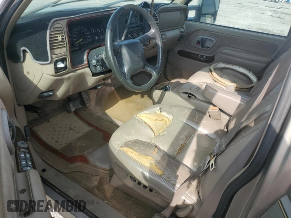 2000 Chevrolet Tahoe Z71 with VIN 1GNEK13R7YR189177, listed as a Copart auction lot 56830725 with 308,270 mi miles and Salvage title. Bid and sale history available at DreamBid. Image 8.