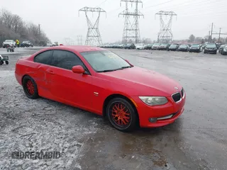 2011 BMW 3 Series 328i xDrive z VIN WBAKF3C53BE566768, wystawiony jako IAAI lot #41524920 z przebiegiem 121 251 mil mil oraz . Historia ofert i sprzedaży dostępna na DreamBid. Obrazek 1.