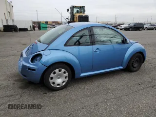 2010 Volkswagen New Beetle Coupe with VIN 3VWPG3AG4AM000506, listed as a Copart auction lot 82643084 with 92,226 mi miles and Salvage Title. Bid and sale history available at carsss.com. Image 3.