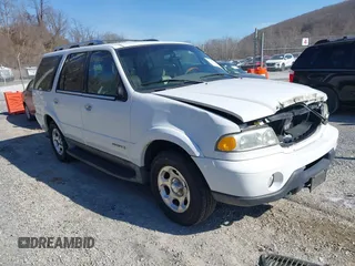 2002 Lincoln Navigator z VIN 5LMFU28R02LJ12675, wystawiony jako IAAI lot #41683000 z przebiegiem 211 969 mil mil oraz . Historia ofert i sprzedaży dostępna na DreamBid. Obrazek 1.