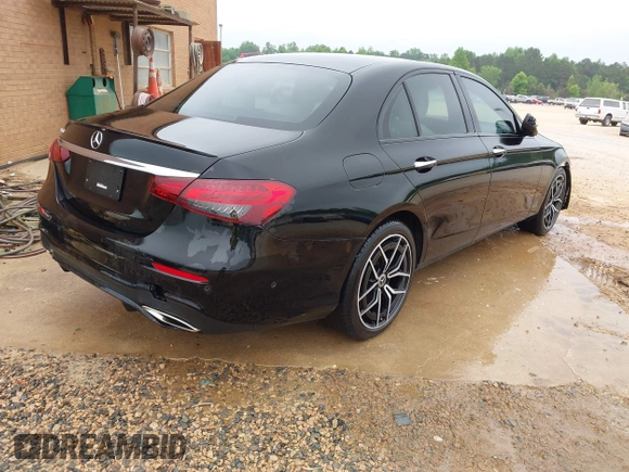 2022 Mercedes-Benz E-Class E 350 with VIN W1KZF8DB1NB084637, listed as a IAAI auction lot 41504750 with 21,046 mi miles. Bid and sale history available at carsss.com. Image 4.