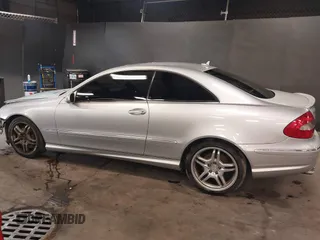 2009 Mercedes-Benz CLK 550 z VIN WDBTJ72H09F265130, wystawiony jako IAAI lot #42436761 z przebiegiem 133 527 mil mil oraz . Historia ofert i sprzedaży dostępna na DreamBid. Obrazek 14.