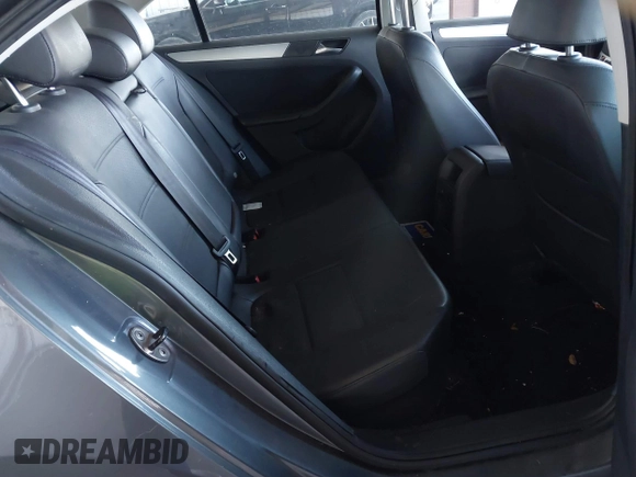 2013 Volkswagen Jetta SE z VIN 3VWDX7AJ3DM254962, wystawiony jako IAAI lot #41753707 z przebiegiem 125 225 mil mil oraz . Historia ofert i sprzedaży dostępna na DreamBid. Obrazek 8.