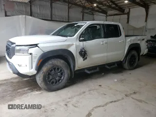 2022 Nissan Frontier Pro-4X z VIN 1N6ED1EK9NN692552, wystawiony jako Copart lot #55795375 z przebiegiem 29 171 mil mil oraz Szkoda całkowita • Salvage title. Historia ofert i sprzedaży dostępna na DreamBid. Obrazek 1.