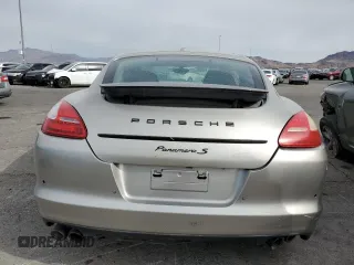 2013 Porsche Panamera S z VIN WP0AB2A76DL060102, wystawiony jako Copart lot #55349795 z przebiegiem 108 928 mil mil oraz Szkoda całkowita • Salvage title. Historia ofert i sprzedaży dostępna na DreamBid. Obrazek 6.