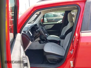 2018 Jeep Renegade Altitude z VIN ZACCJABB5JPJ54842, wystawiony jako IAAI lot #42400858 z przebiegiem 29 440 mil mil oraz . Historia ofert i sprzedaży dostępna na DreamBid. Obrazek 5.