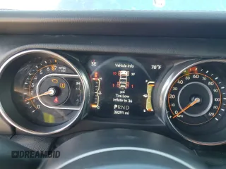2020 Jeep Wrangler Unlimited Sahara Altitude z VIN 1C4HJXEG0LW324758, wystawiony jako Copart lot #74477894 z przebiegiem 38 291 mil mil oraz Szkoda całkowita • Salvage title. Historia ofert i sprzedaży dostępna na DreamBid. Obrazek 9.