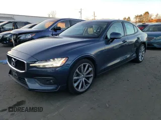 2021 Volvo S60 Momentum with VIN 7JRA22TK3MG080982, listed as a Copart auction lot 37080974 with 61,878 mi miles. Bid and sale history available at carsss.com. Image 1.