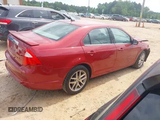 2010 Ford Fusion SEL z VIN 3FAHP0JA6AR131544, wystawiony jako IAAI lot #42263173 z przebiegiem 126 194 mil mil oraz . Historia ofert i sprzedaży dostępna na DreamBid. Obrazek 4.