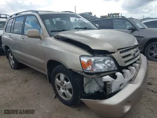 2006 Toyota Highlander w/3rd Row with VIN JTEEP21A960163299, listed as a IAAI auction lot 41179758 with 205,521 mi miles. Bid and sale history available at carsss.com. Image 1.