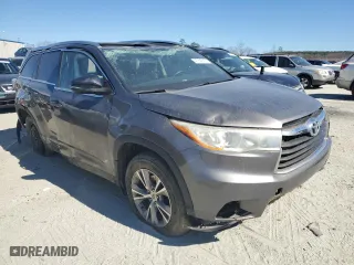 2014 Toyota Highlander XLE with VIN 5TDJKRFH2ES068692, listed as a Copart auction lot 47240505 with 96,972 mi miles and Salvage Title. Bid and sale history available at carsss.com. Image 4.