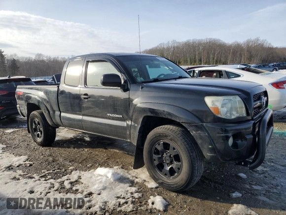 2011 Toyota Tacoma with VIN 5TFUU4EN7BX001058, listed as a Copart auction lot 45468785 with 207,283 mi miles and Clean Title. Bid and sale history available at carsss.com. Image 4.