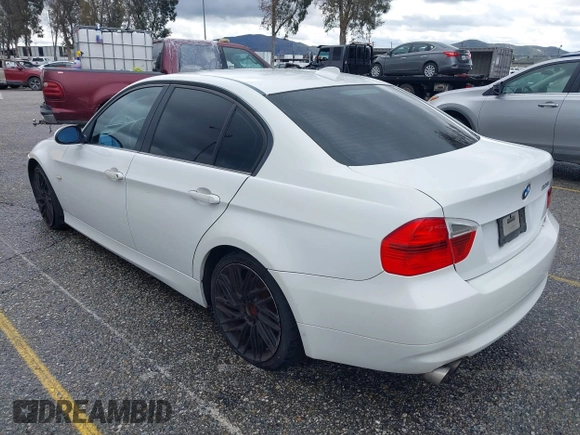 2007 BMW 3 Series 328i with VIN WBAVC53517FZ77136, listed as a IAAI auction lot 41799066 with 178,362 mi miles and . Bid and sale history available at carsss.com. Image 3.