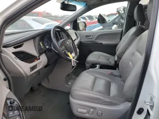 2017 Toyota Sienna with VIN 5TDDZ3DC3HS167720, listed as a Copart auction lot 88321405 with 86,392 mi miles and Salvage Title. Bid and sale history available at DreamBid. Image 7.