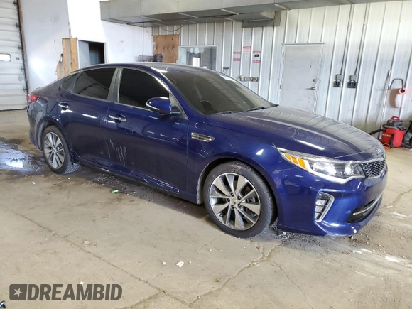 2018 Kia Optima LX z VIN 5XXGT4L33JG250352, wystawiony jako Copart lot #56005915 z przebiegiem 68 430 mil mil oraz Czysty tytuł • Clean title. Historia ofert i sprzedaży dostępna na DreamBid. Obrazek 4.