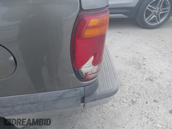2001 Ford Explorer XLT z VIN 1FMZU73E31ZA54199, wystawiony jako IAAI lot #41436931 z przebiegiem 212 087 mil mil oraz . Historia ofert i sprzedaży dostępna na DreamBid. Obrazek 6.