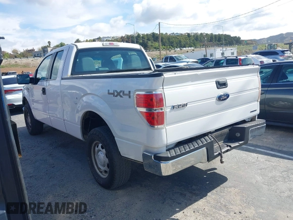 2012 Ford F-150 XL with VIN 1FTFX1EF6CFB15809, listed as a IAAI auction lot 41916615 with 191,949 mi miles. Bid and sale history available at carsss.com. Image 3.