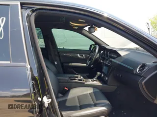 2013 Mercedes-Benz C 300 Sport с VIN WDDGF8AB0DA804722, выставлен на аукционе IAAI как лот 42546948 с пробегом 153 731 миль миль и . История ставок и продаж доступна на DreamBid. Изображение 5.