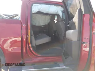 2019 GMC Sierra 1500 SLT z VIN 1GTU9DED2KZ210981, wystawiony jako IAAI lot #42315099 z przebiegiem Nie podano mil oraz . Historia ofert i sprzedaży dostępna na DreamBid. Obrazek 8.