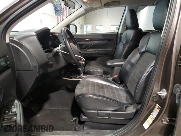 2019 Mitsubishi Outlander SE with VIN JA4AD3A39KZ010618, listed as a Copart auction lot 60504615 with 102,767 mi miles and Salvage title. Bid and sale history available at DreamBid. Image 7.